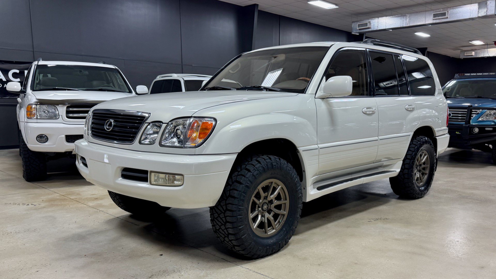 Used 2000 Lexus LX 470 4WD image 7
