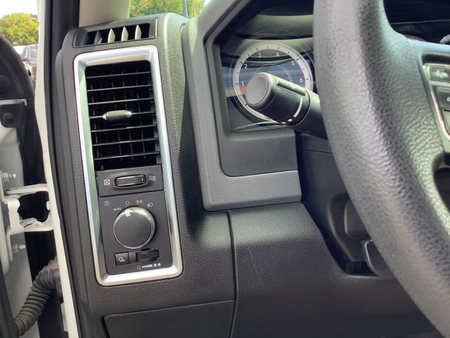 Used 2019 RAM 1500 Classic SLT AWD/4WD image 14