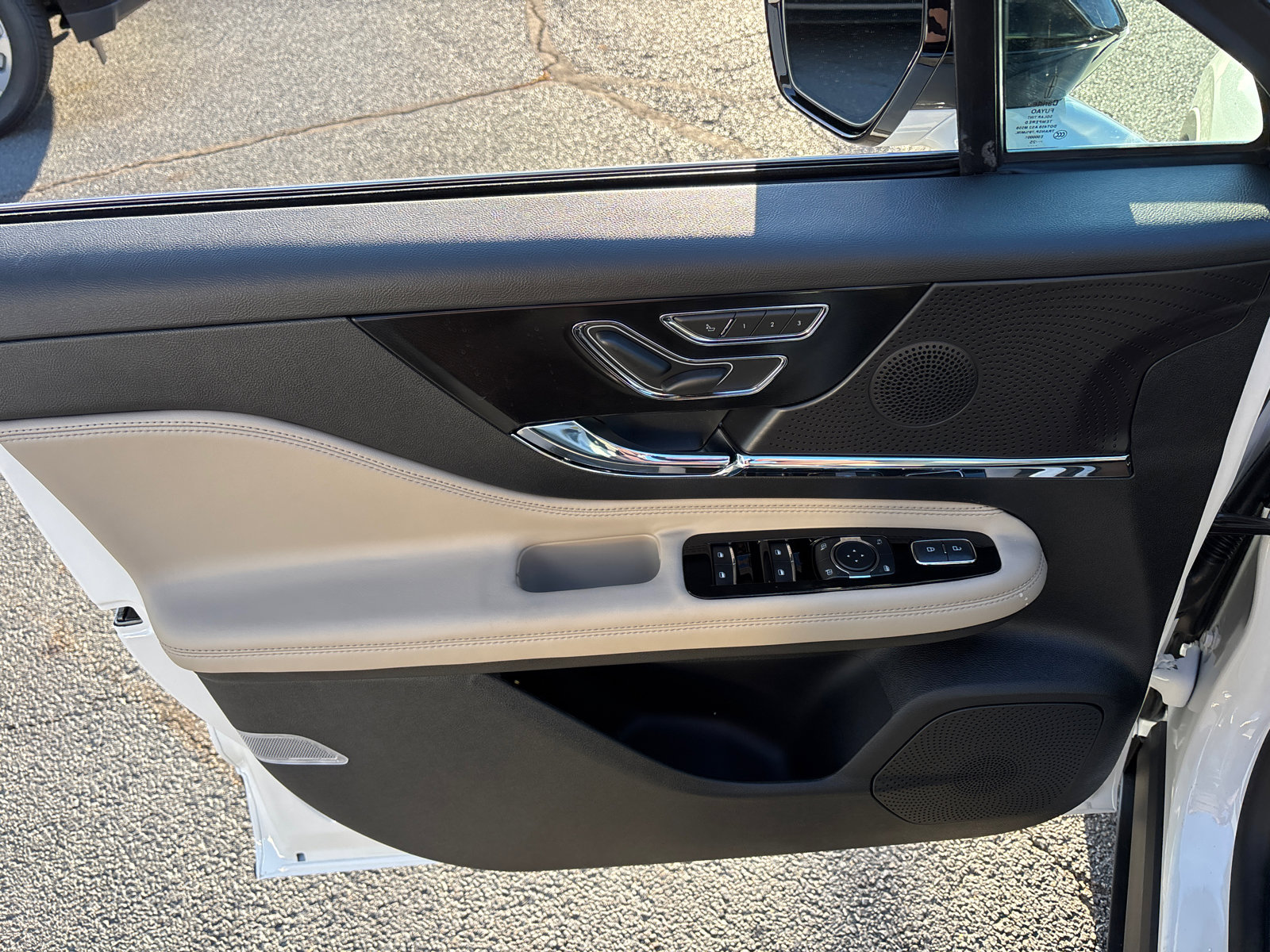 New 2026 Lincoln Corsair Reserve image 11