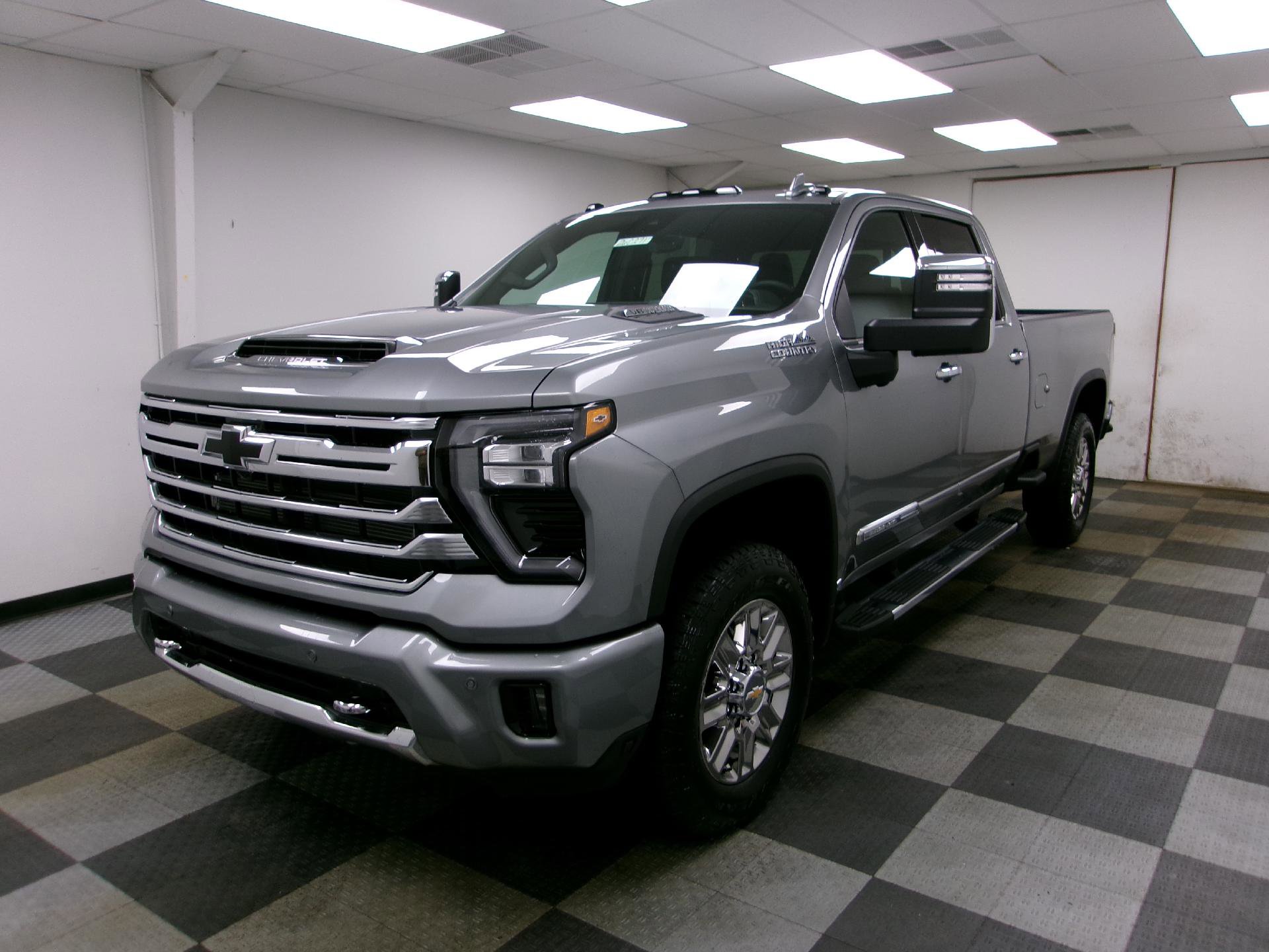 New 2026 Chevrolet Silverado 3500 High Country w/ Technology Package AWD/4WD image 1