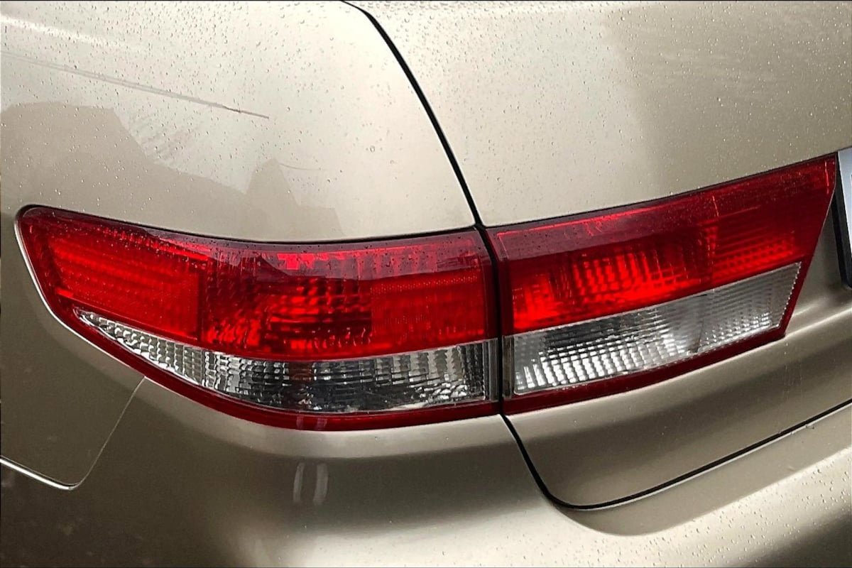Used 2004 Honda Accord EX image 22