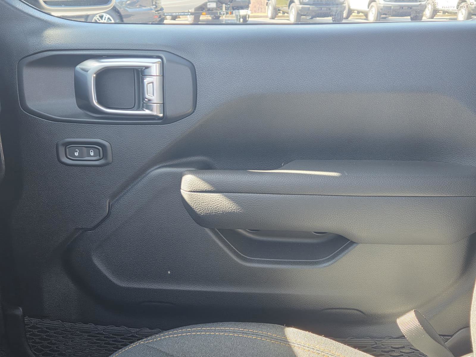 Used 2025 Jeep Gladiator Sport image 18