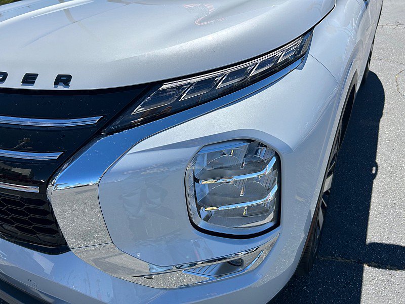New 2026 Mitsubishi Outlander SE FWD image 14