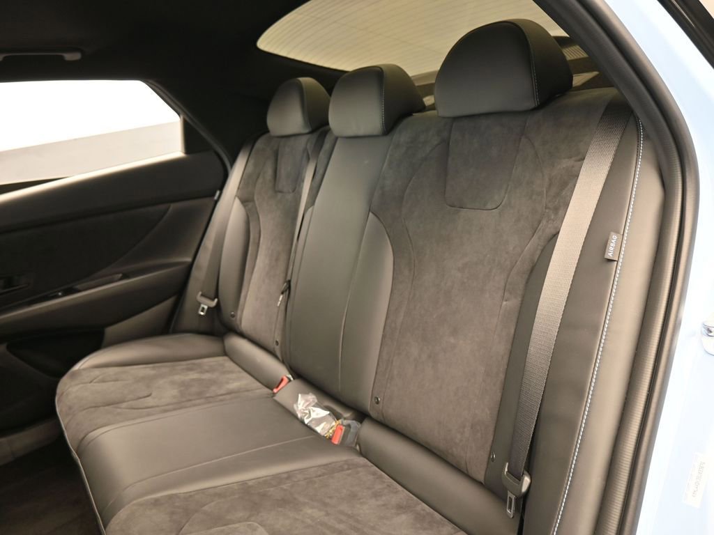 Used 2025 Hyundai Elantra N image 36