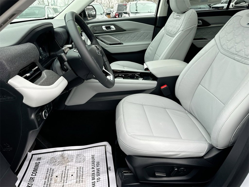 New 2026 Ford Explorer Platinum w/ LUX Leather Package image 5
