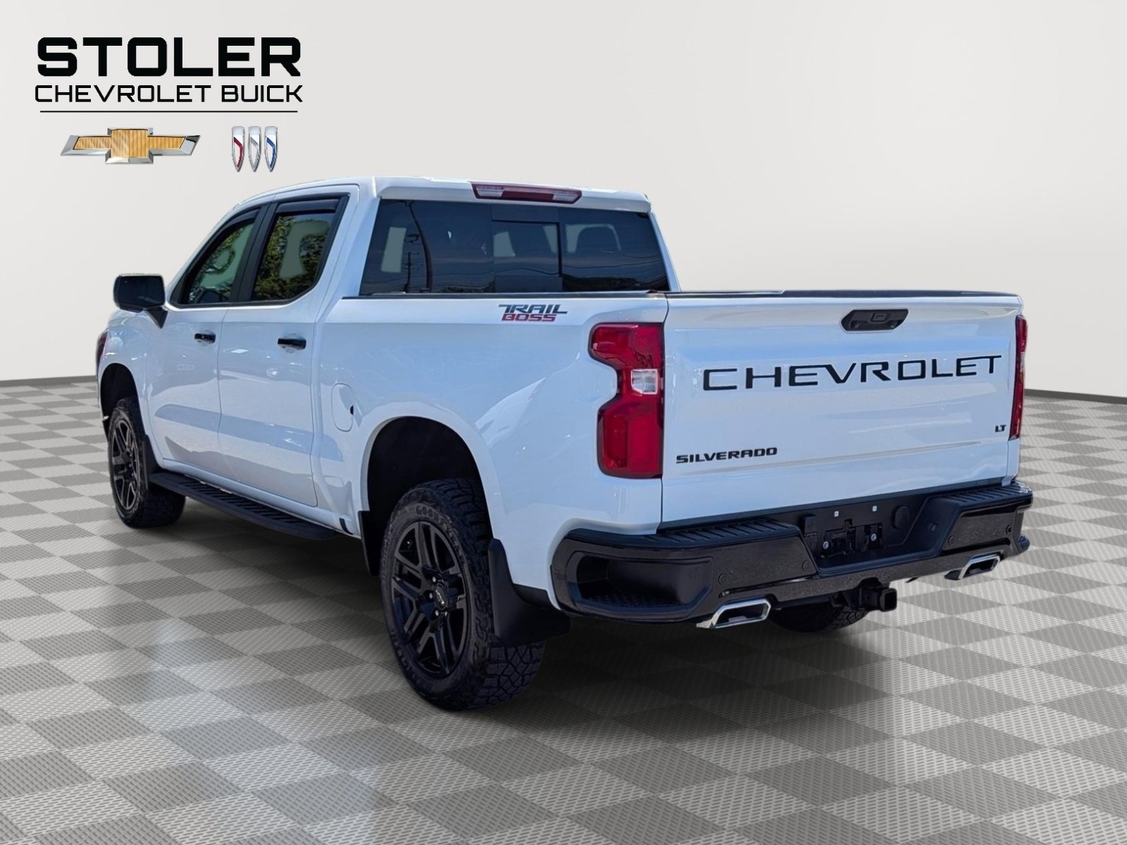 Used 2024 Chevrolet Silverado 1500 LT Trail Boss w/ LT Trail Boss Premium Package AWD/4WD image 3