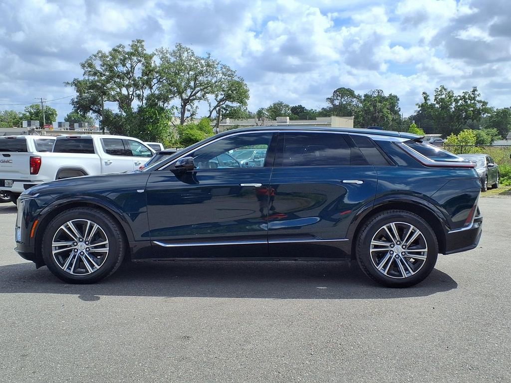 Used 2024 Cadillac Lyriq Luxury w/ LPO, Floor Liner Package AWD/4WD image 4