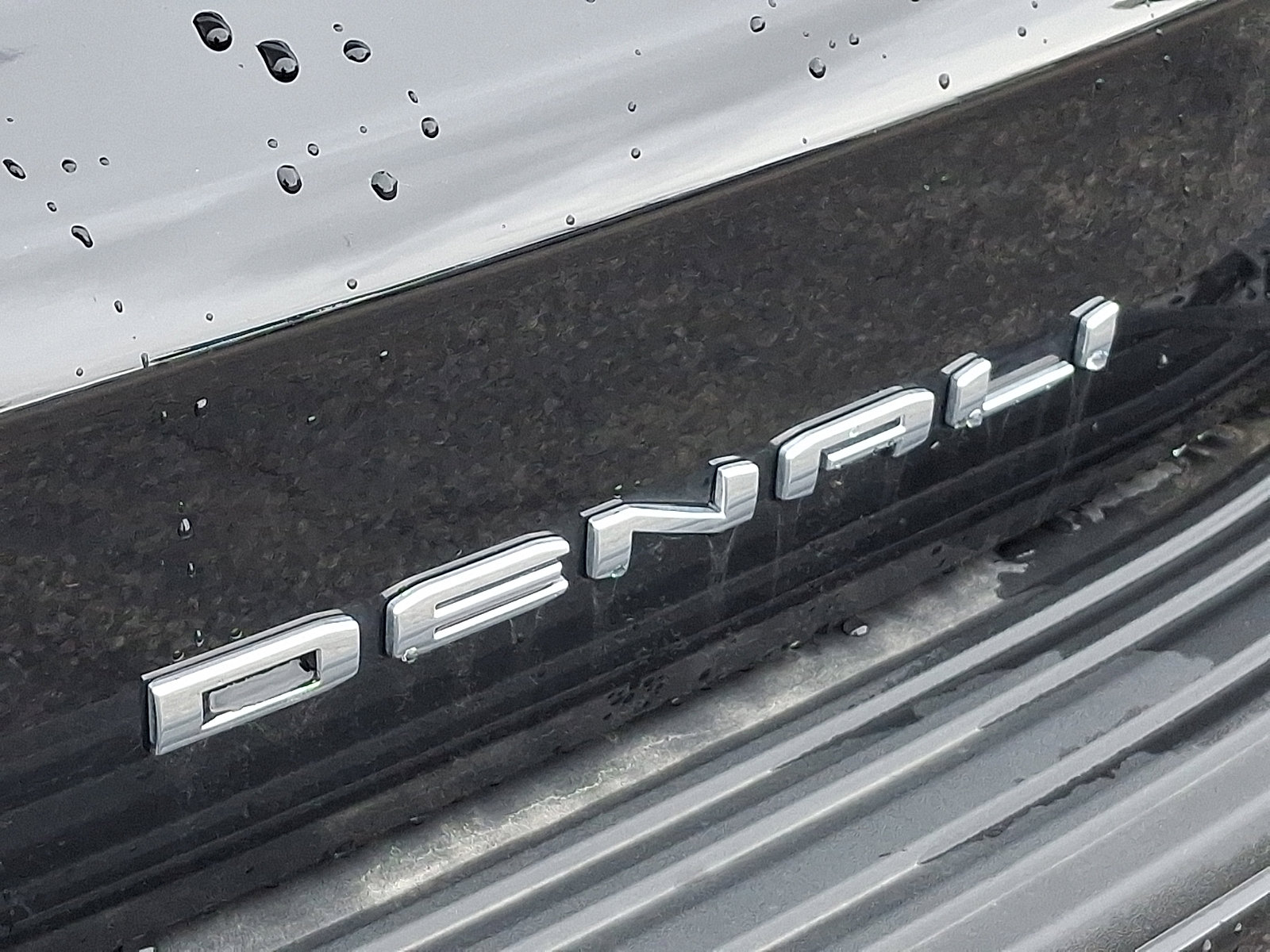 Used 2023 GMC Yukon XL Denali w/ Advanced Technology Package image 32