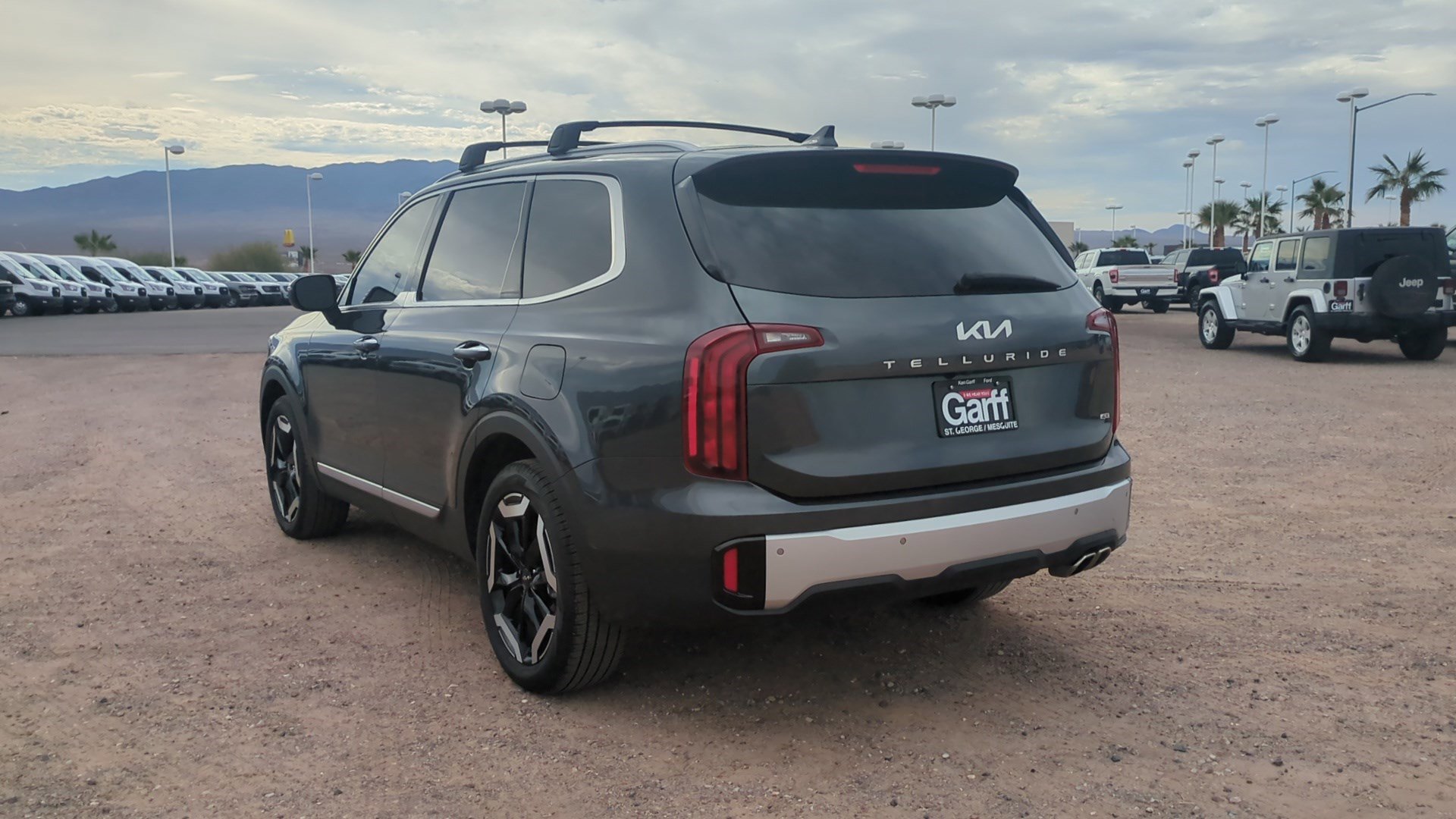 Used 2024 Kia Telluride S w/ S Sunroof Package image 6