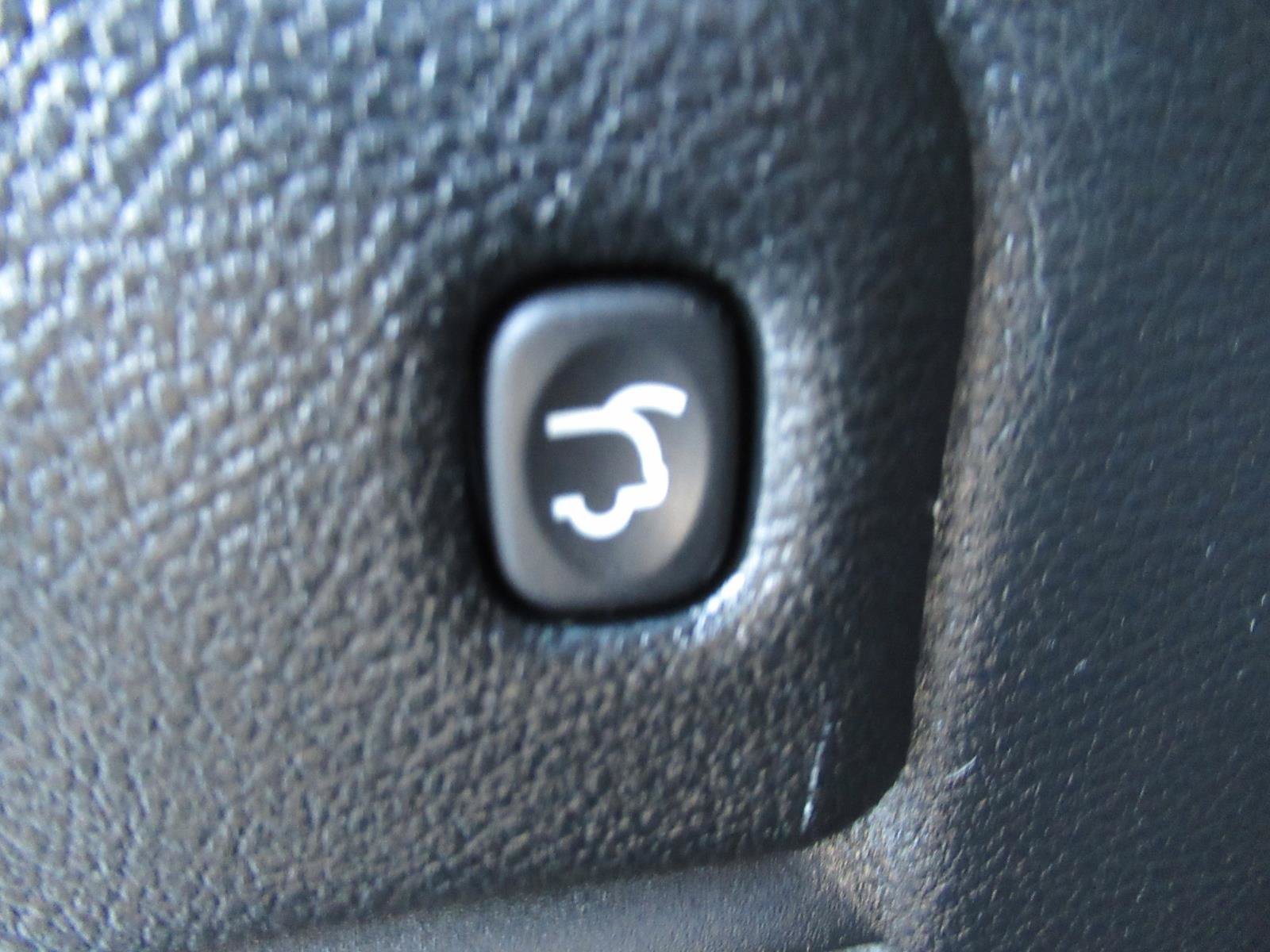 Used 2018 Jeep Grand Cherokee Altitude RWD image 37