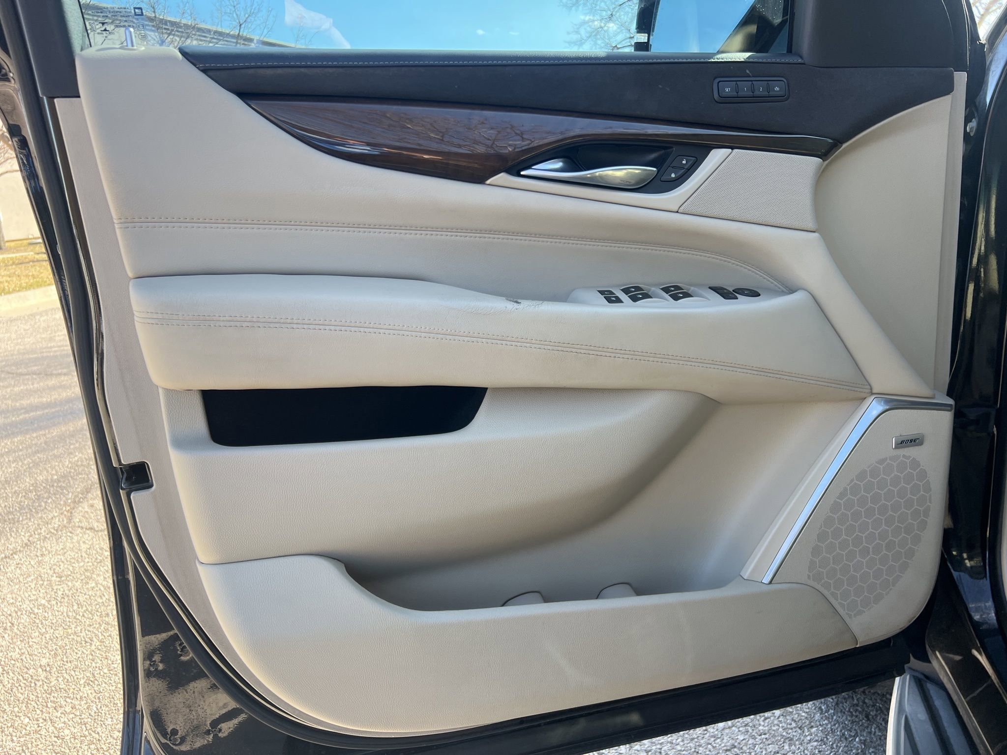 Used 2019 Cadillac Escalade Luxury image 10