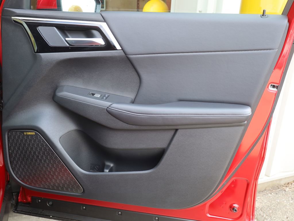 New 2025 Mitsubishi Outlander SE image 16