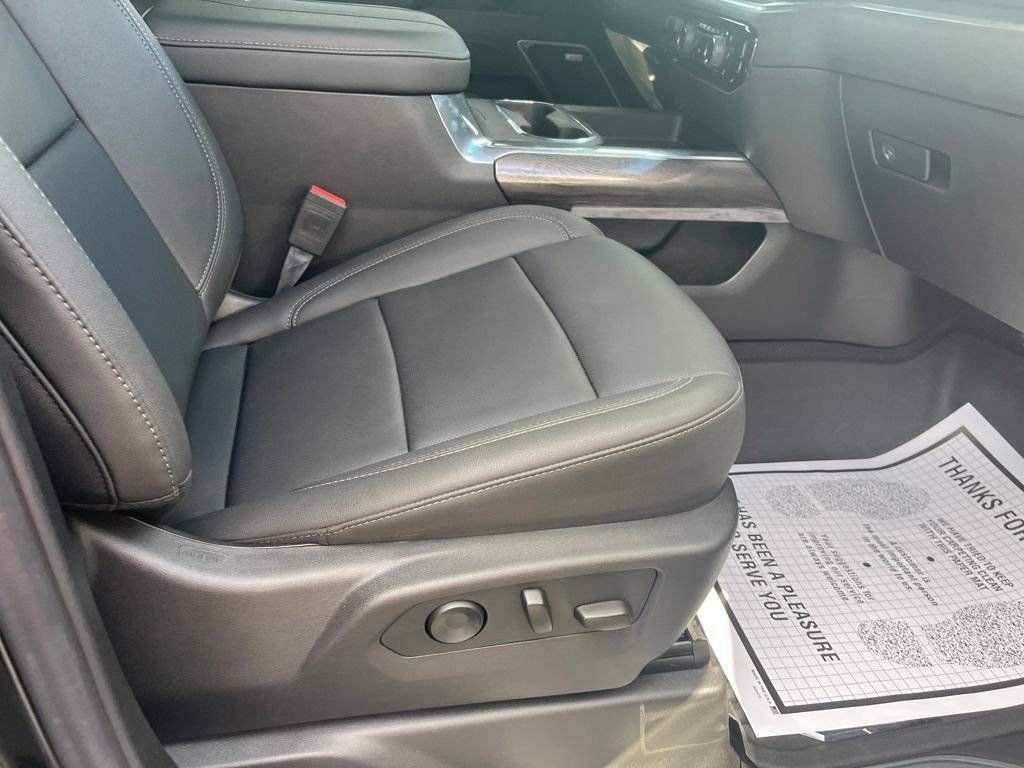 Used 2025 Chevrolet Silverado 3500 LTZ w/ LTZ Plus Package image 31