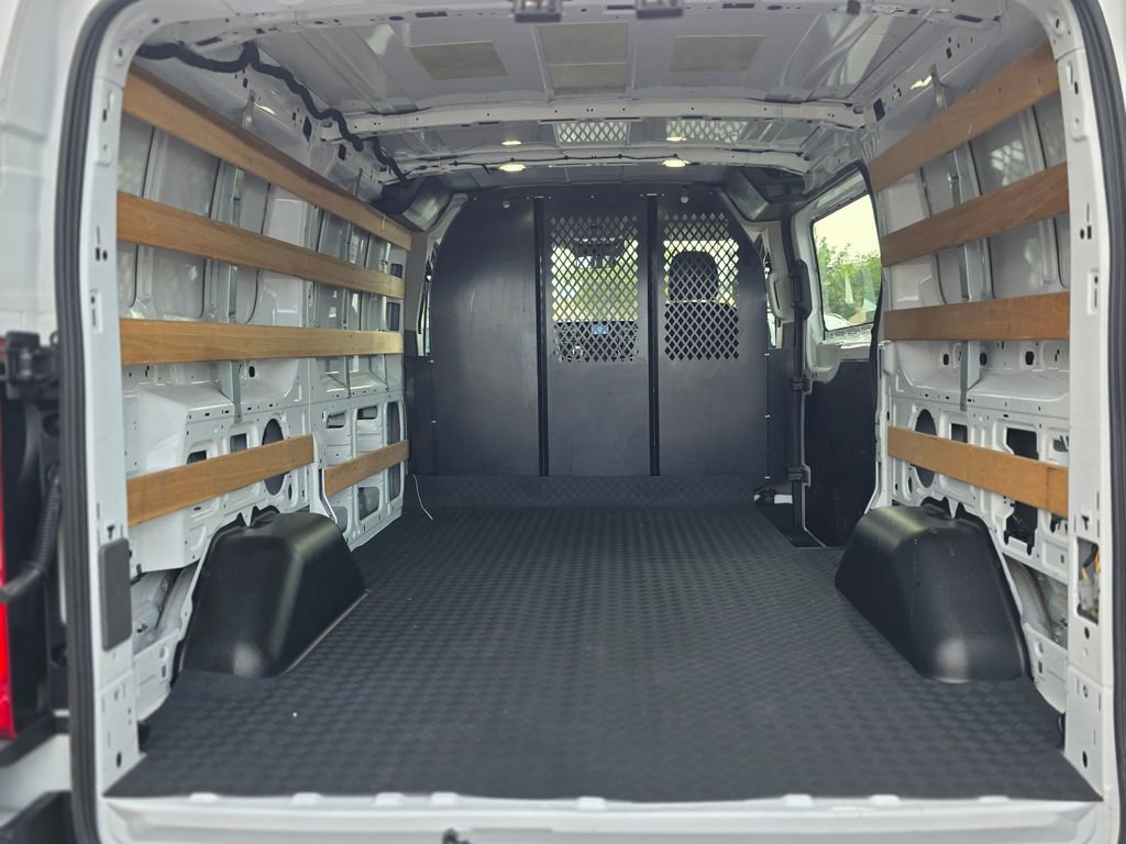 Used 2024 Ford Transit 250 Low Roof w/ Exterior Upgrade Package RWD image 15
