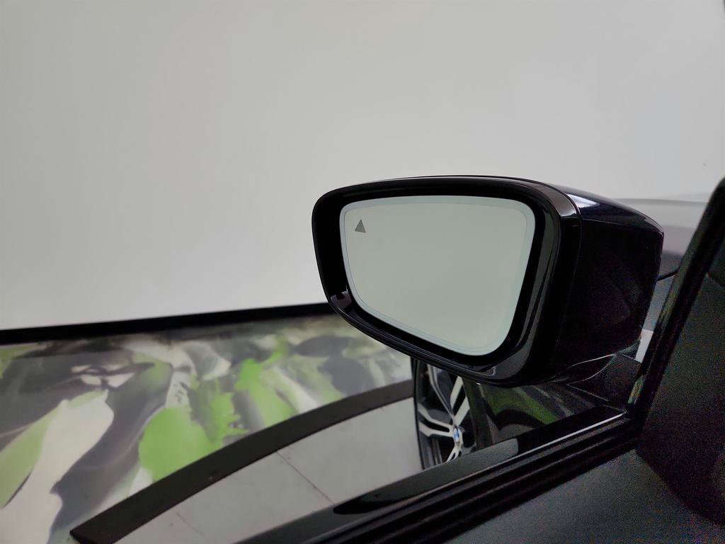 Used 2019 BMW 740i w/ M Sport Package RWD image 16