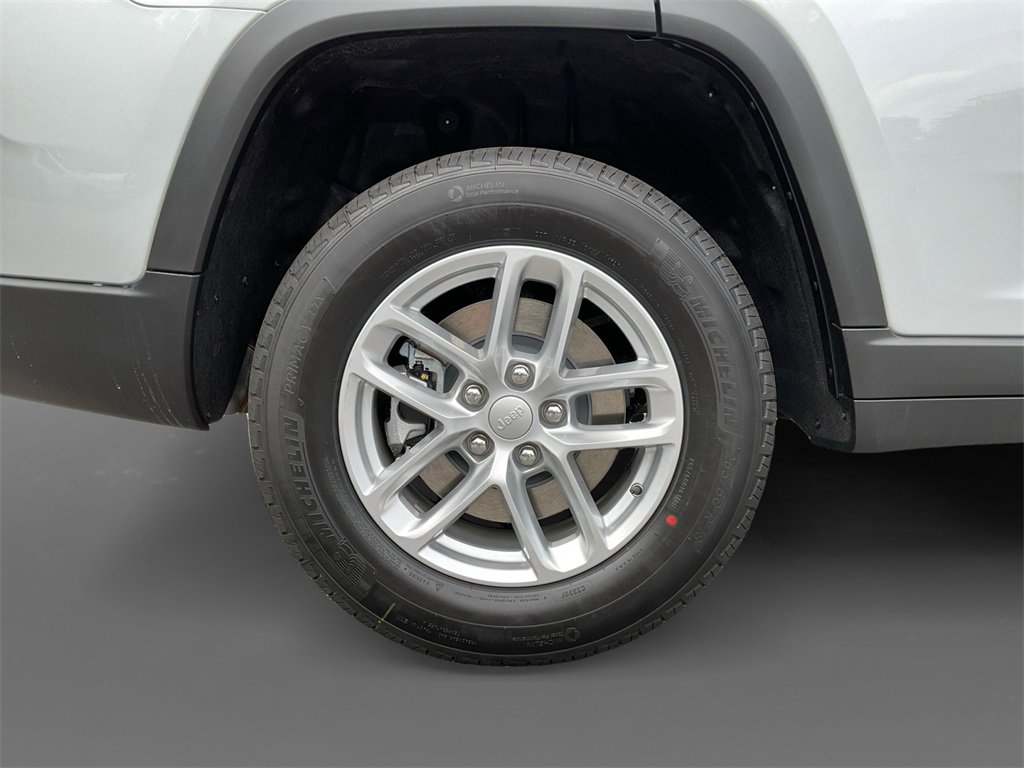 New 2025 Jeep Grand Cherokee L Laredo w/ Luxury Tech Group I image 15