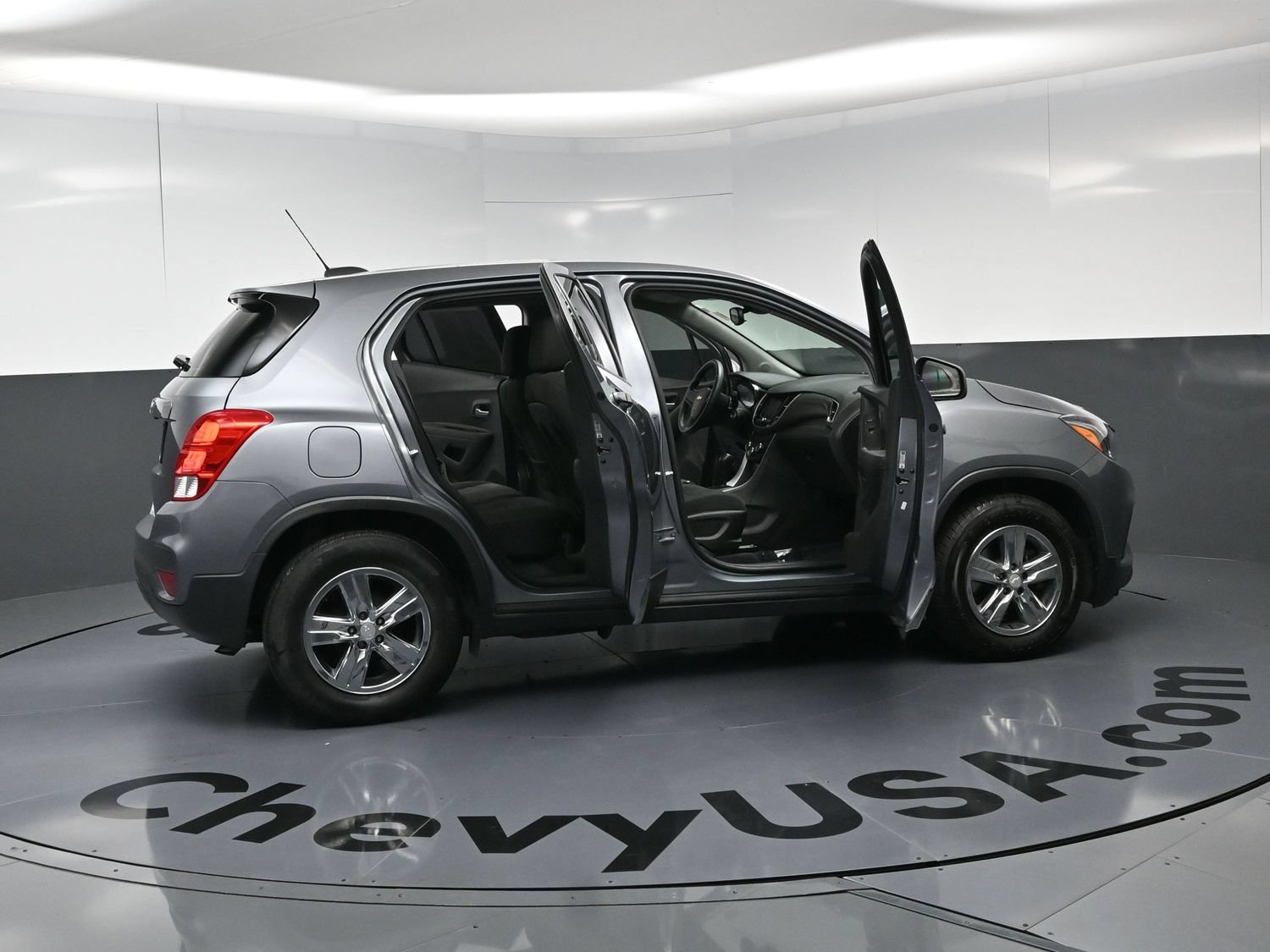 Used 2020 Chevrolet Trax LS FWD image 25