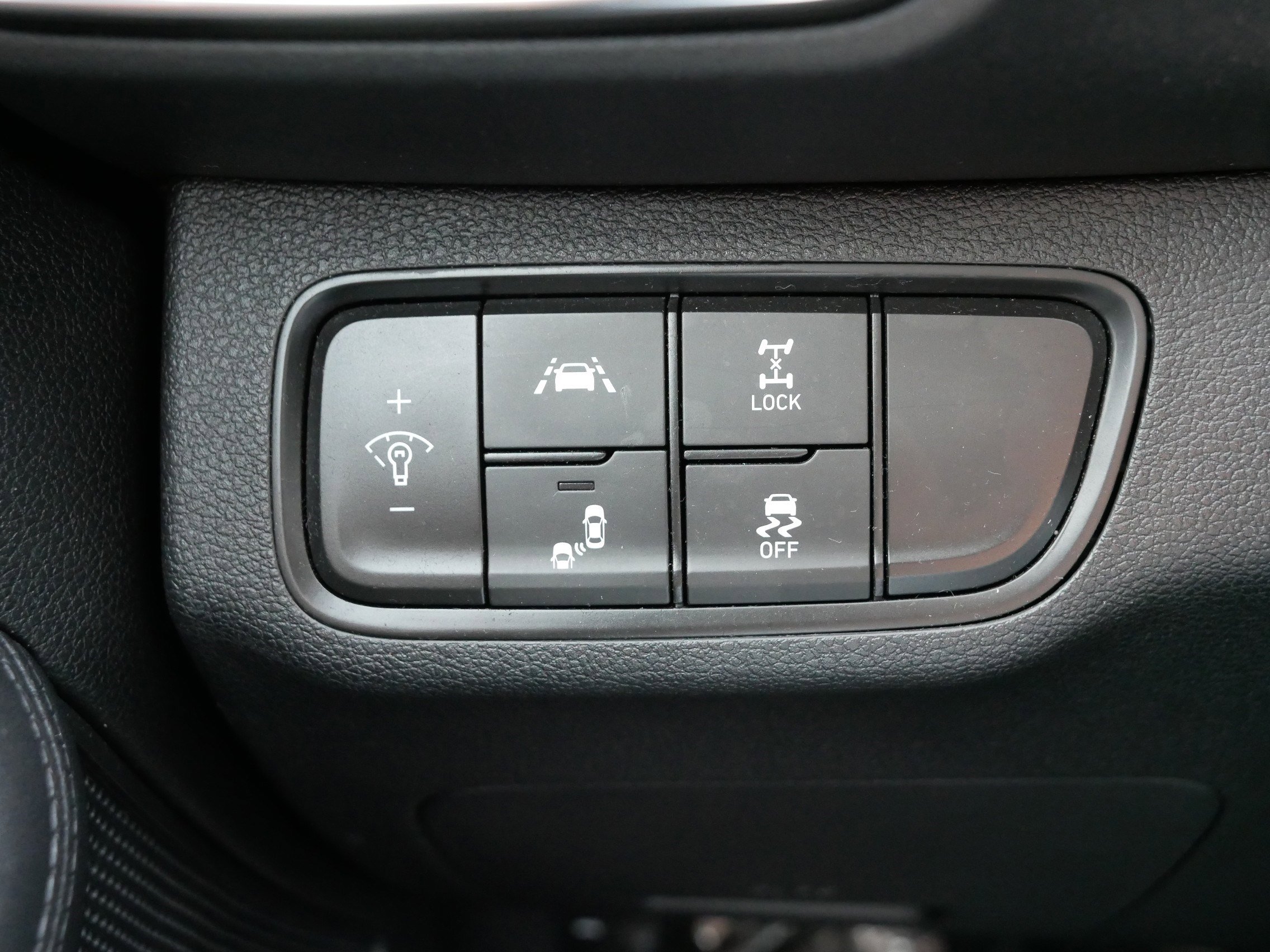 Used 2019 Hyundai Santa Fe SE AWD/4WD image 26