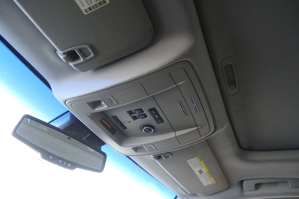 Used 2018 GMC Yukon Denali image 22