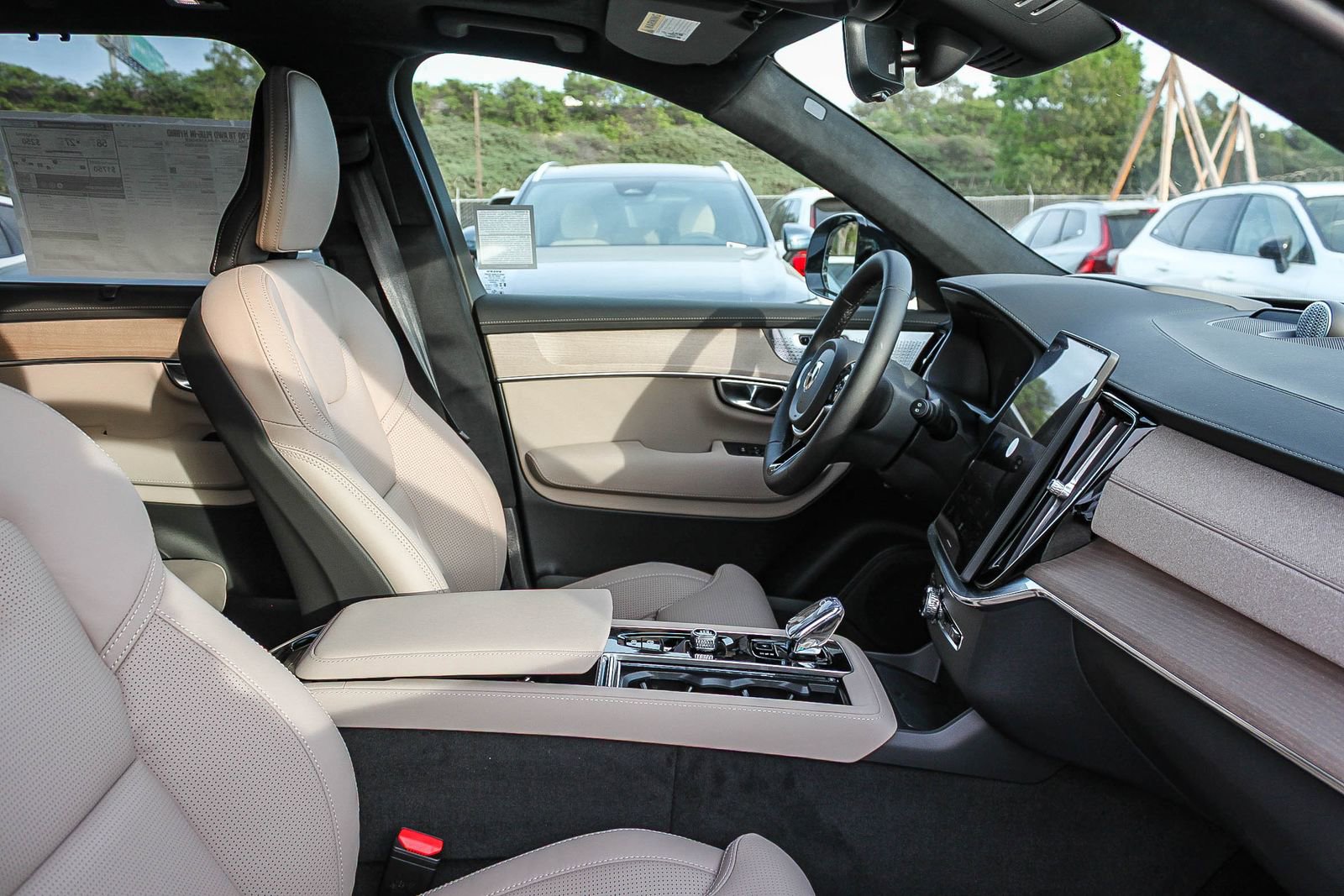 New 2026 Volvo XC90 T8 Ultra w/ Lounge Package image 19