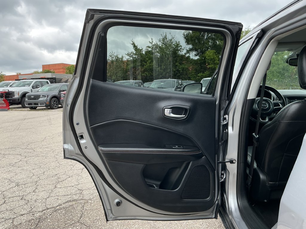 Used 2019 Jeep Compass Latitude AWD/4WD image 14