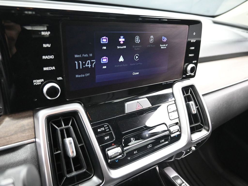 Used 2023 Kia Sorento S image 16