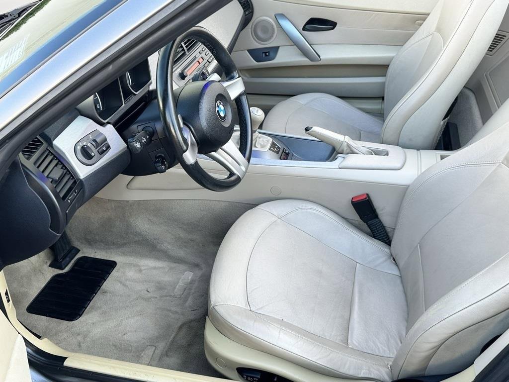 Used 2003 BMW Z4 3.0i image 6