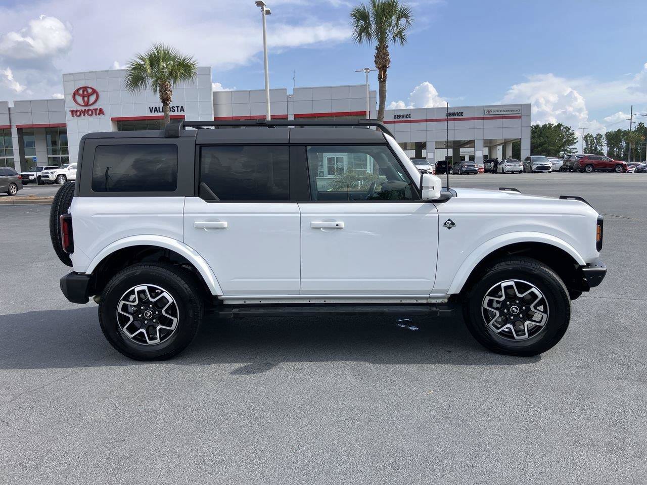 Used 2024 Ford Bronco Outer Banks AWD/4WD image 6