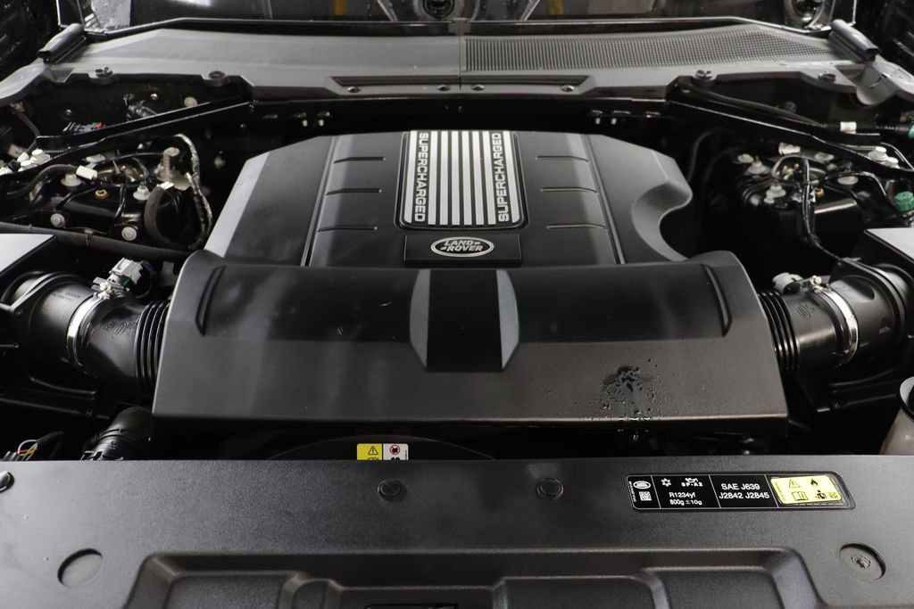 Used 2024 Land Rover Defender 110 SE image 24