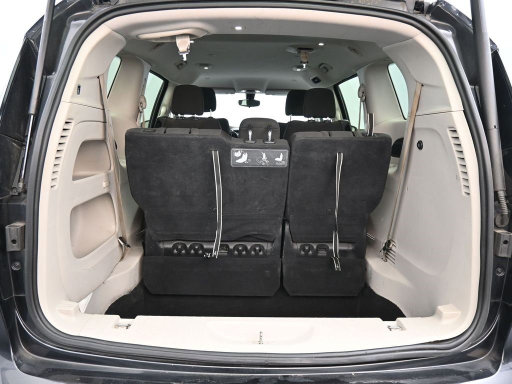 Used 2017 Chrysler Pacifica Touring image 36