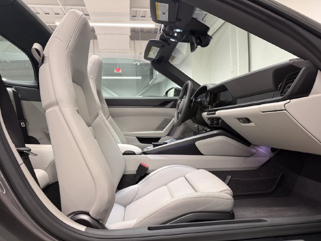 Certified 2024 Porsche 911 Targa 4S AWD/4WD image 25