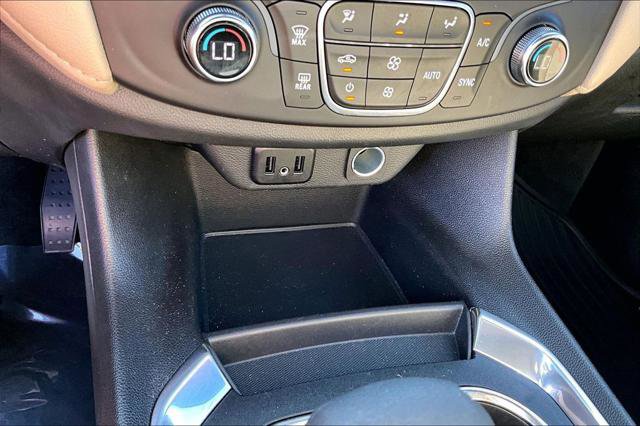 Used 2023 Chevrolet Traverse LS FWD image 29