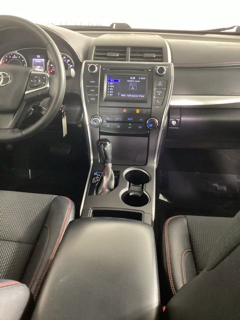 Used 2016 Toyota Camry SE w/ Moonroof Package image 22