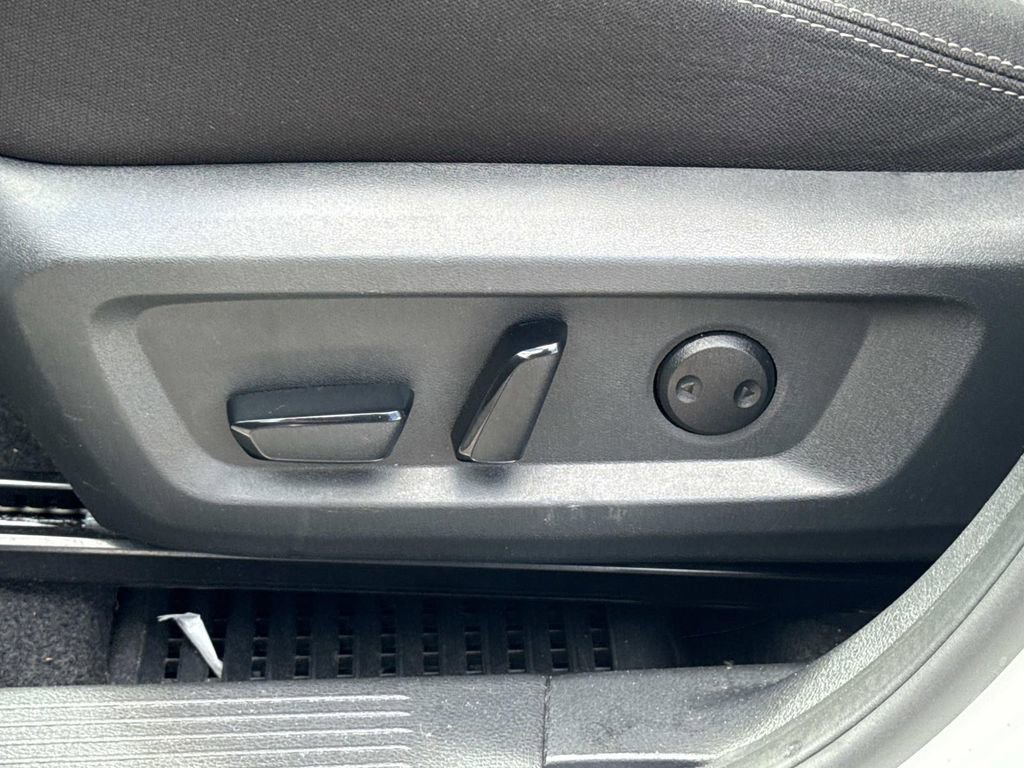 Certified 2023 Nissan Rogue SV AWD/4WD image 19