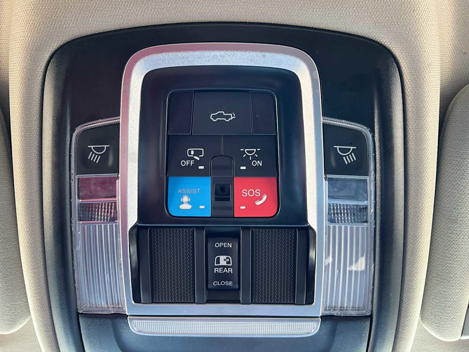 Used 2024 RAM 2500 Laramie image 25