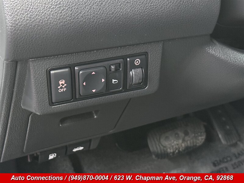 Used 2012 Nissan Versa 1.8 S FWD image 17