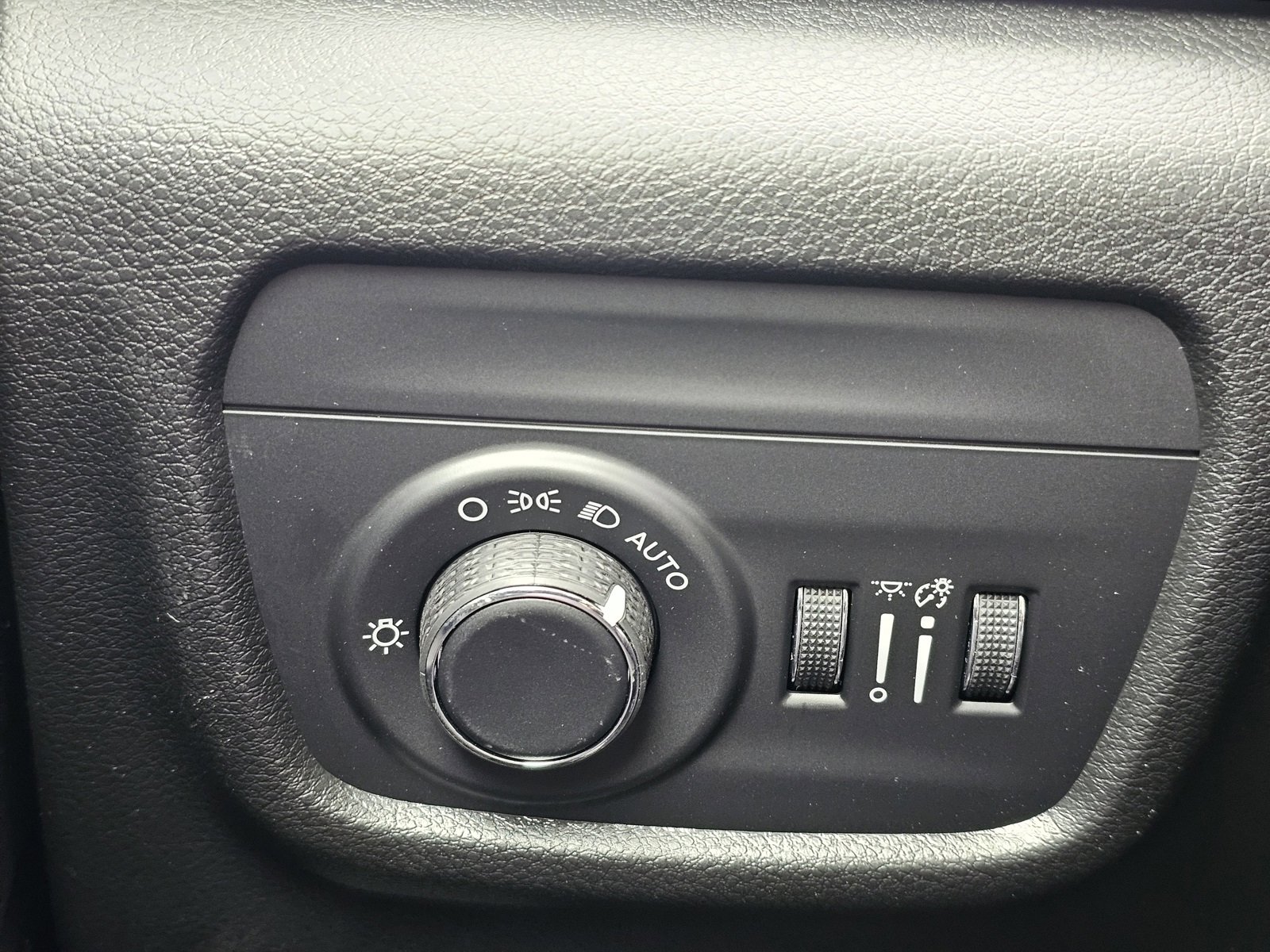 New 2025 Jeep Grand Cherokee L Altitude image 19