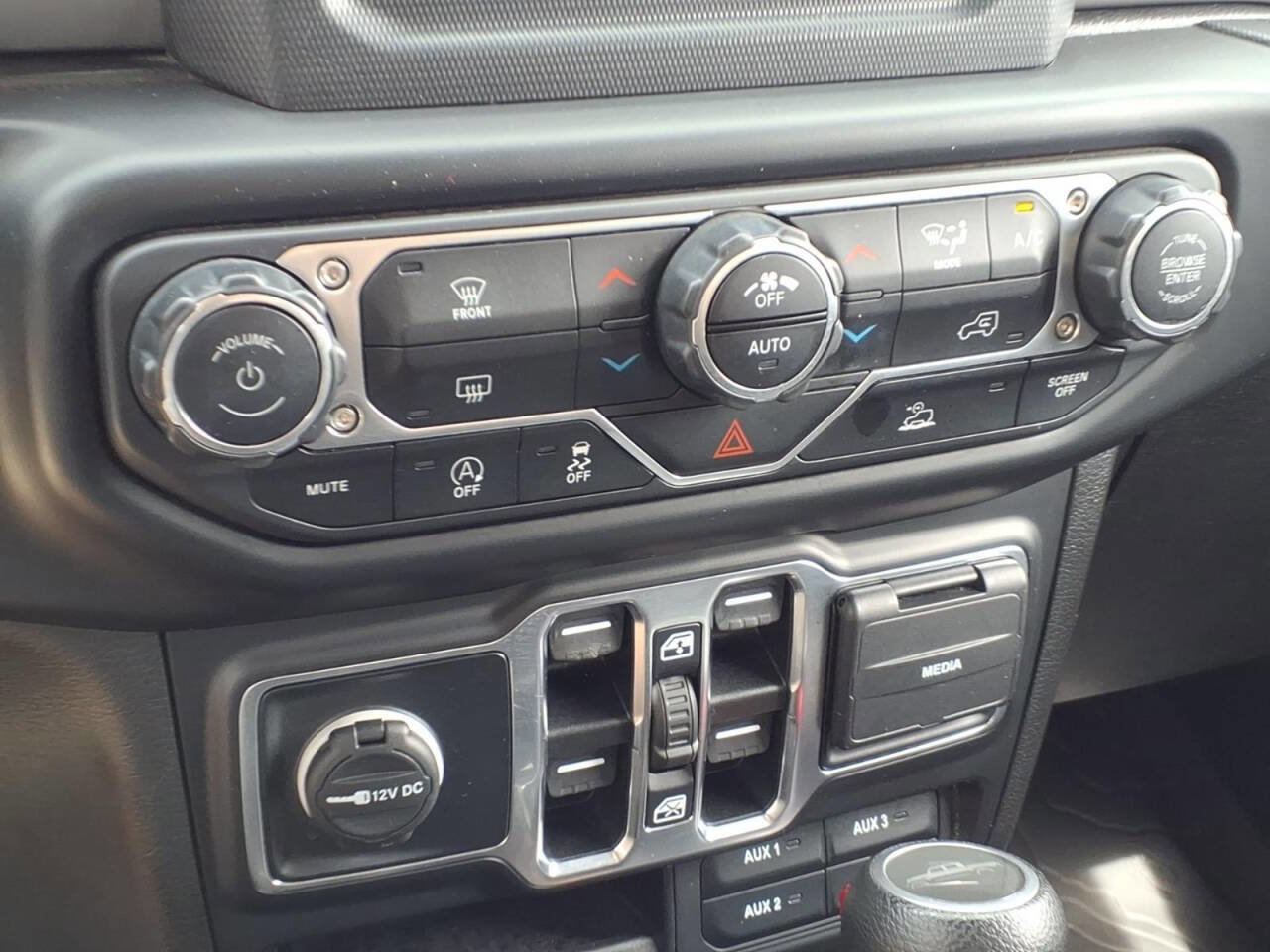 Used 2022 Jeep Gladiator Sport AWD/4WD image 14
