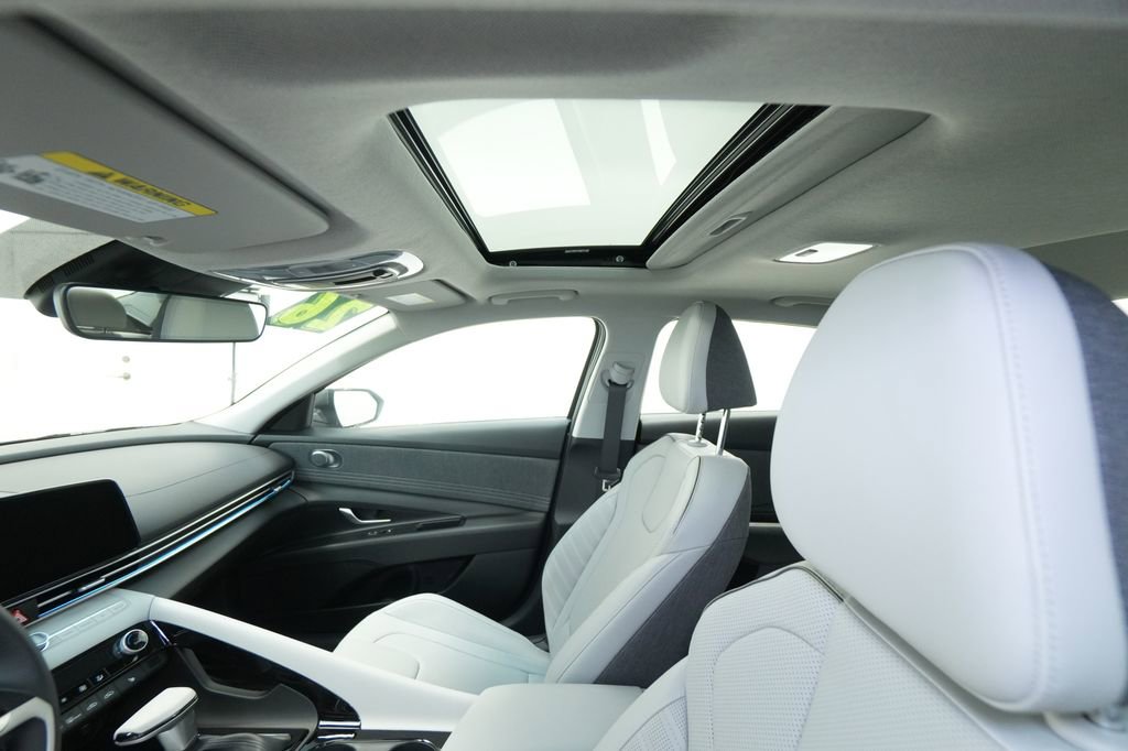 New 2026 Hyundai Elantra Limited image 18