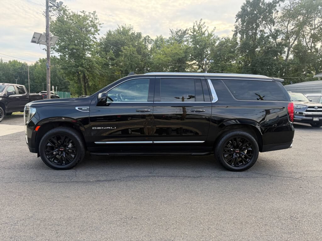 Used 2022 GMC Yukon XL Denali AWD/4WD image 4