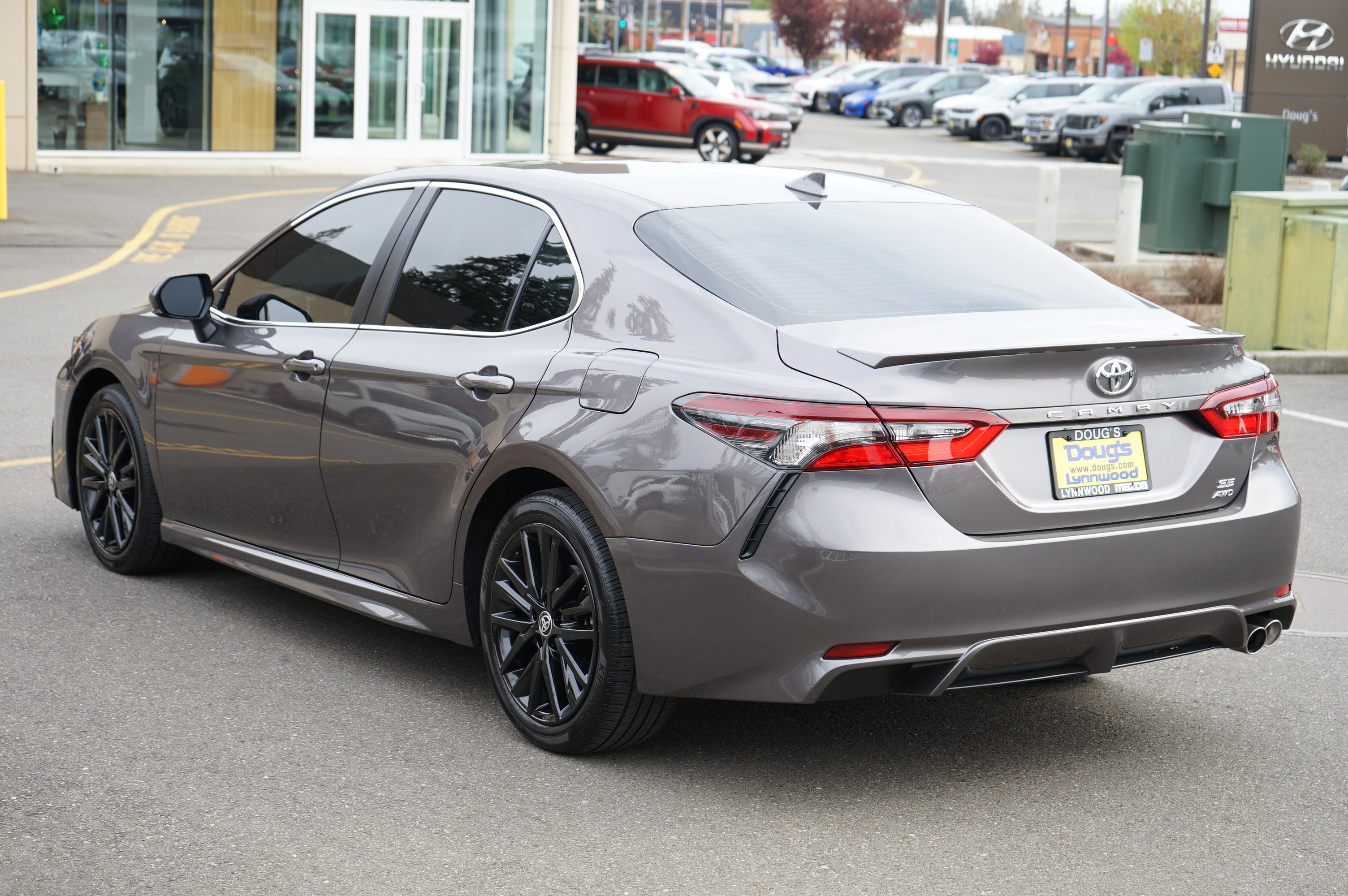 Used 2023 Toyota Camry SE AWD/4WD image 6