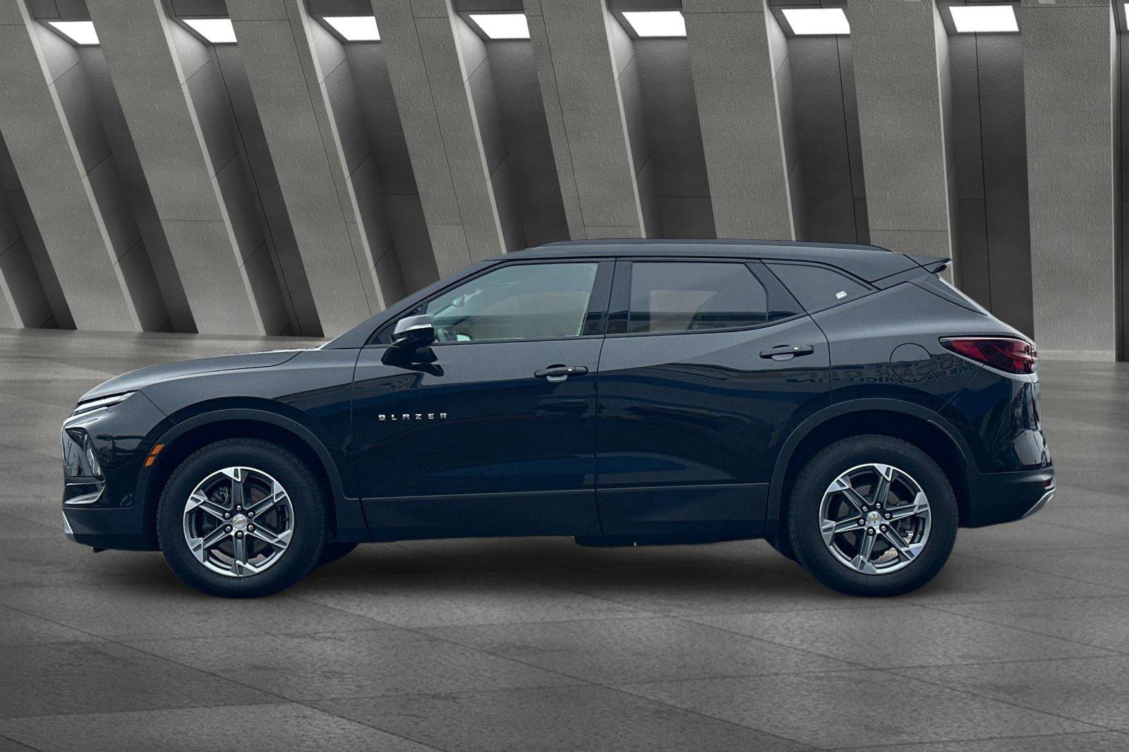Used 2023 Chevrolet Blazer LT image 7