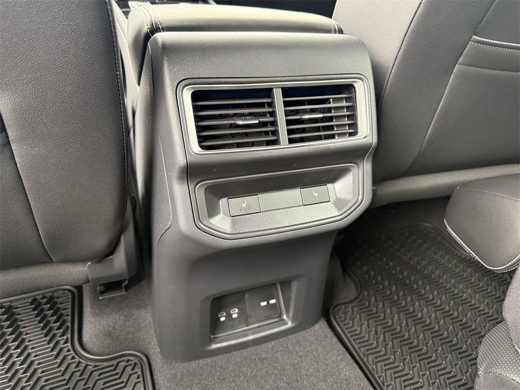 New 2026 Volkswagen Atlas Cross Sport SE image 24