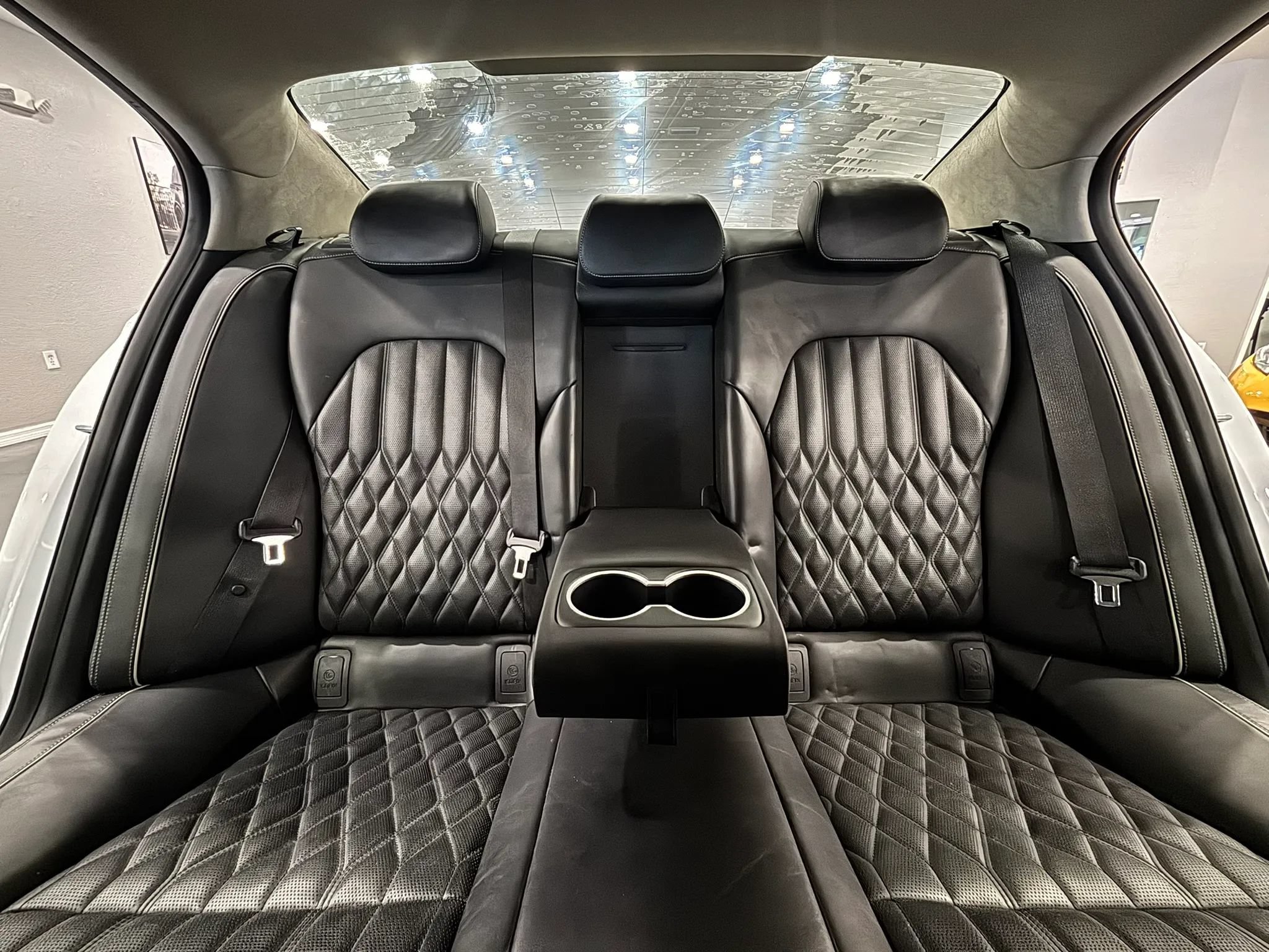 Used 2020 Genesis G70 2.0T w/ Prestige Package RWD image 22