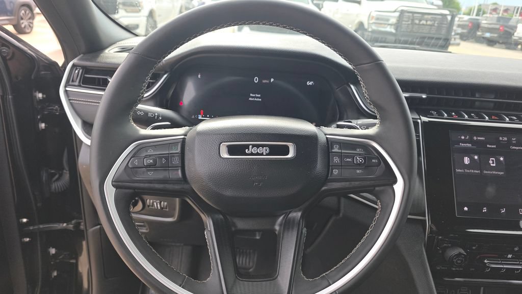 Used 2023 Jeep Grand Cherokee L Laredo AWD/4WD image 14
