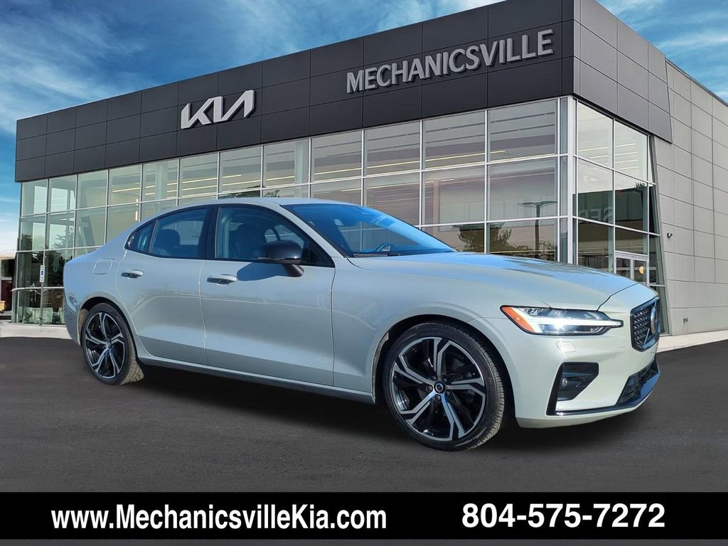 Used 2024 Volvo S60 B5 Core image 1