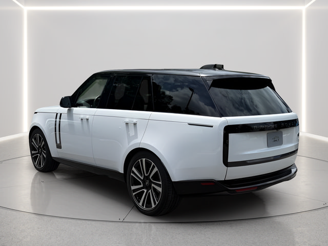 Used 2023 Land Rover Range Rover SE AWD/4WD image 3
