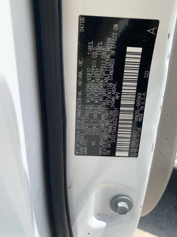 Used 2006 Toyota Sequoia SR5 image 19