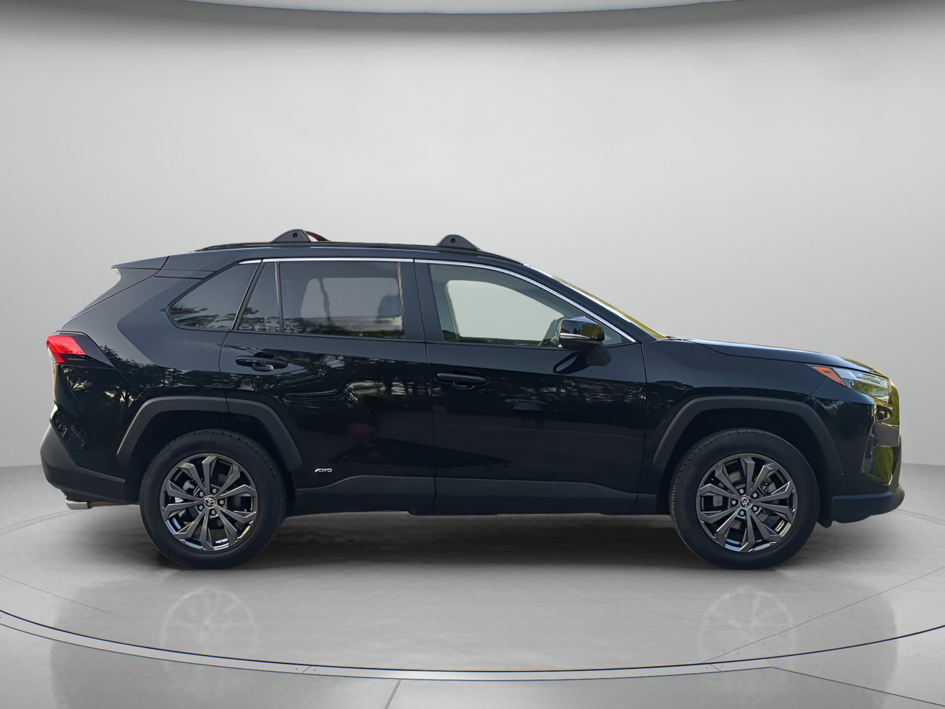Used 2023 Toyota RAV4 XLE Premium AWD/4WD image 39