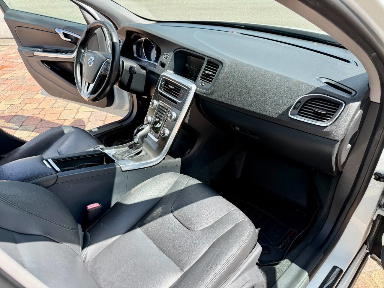 Used 2016 Volvo S60 T5 Premier image 24